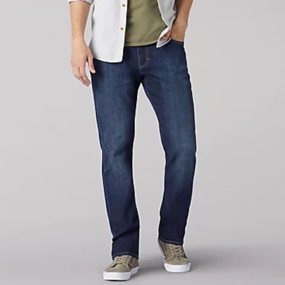 Dark Wash Lee Extreme Motion Straight Fit Tapered Leg Sz 34W x 30L